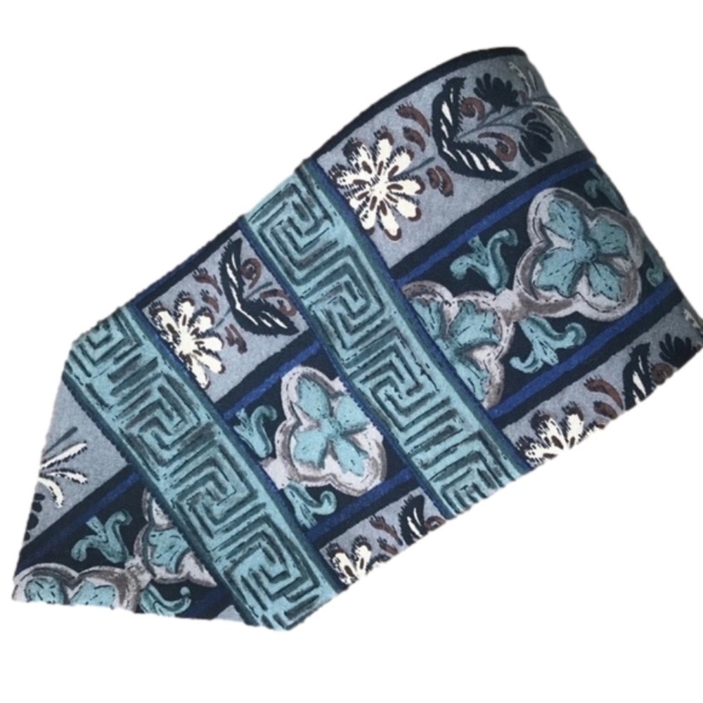 Haggar imported silk floral print tie Excellent vintage condition